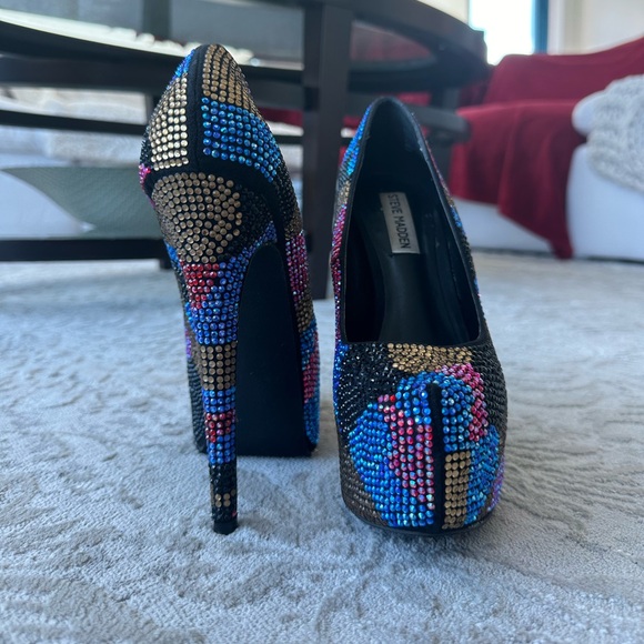 Steven Madden Mosaic Pumps - Picture 1 of 3